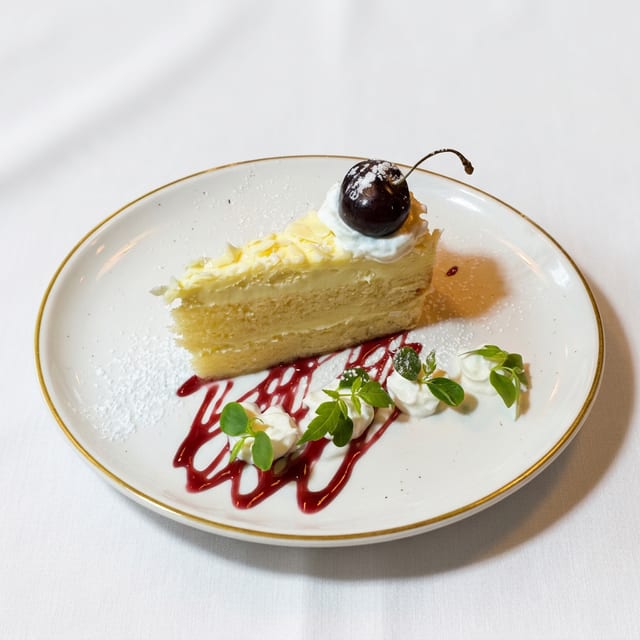 Limoncello Cake.